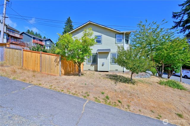 1687 Bayview Drive W, Bremerton, WA 98312