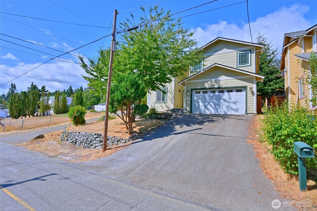 1687 Bayview Drive W, Bremerton, WA 98312