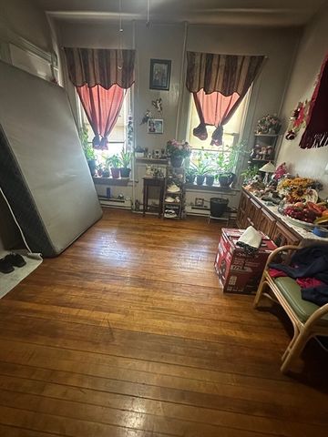 39 Woodland St, Worcester, MA 01610