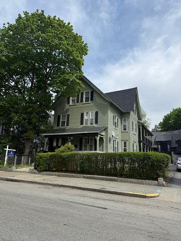 39 Woodland St, Worcester, MA 01610