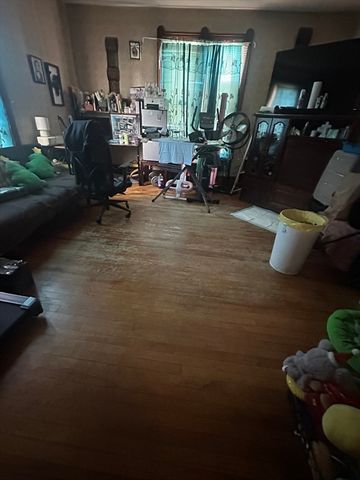 39 Woodland St, Worcester, MA 01610