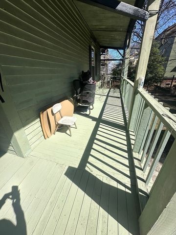 39 Woodland St, Worcester, MA 01610