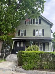 39 Woodland St, Worcester, MA 01610