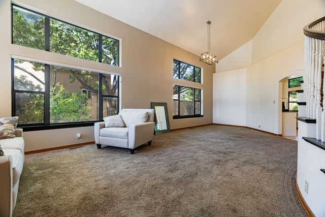 8920 Vallejo Place NE, Albuquerque, NM 87122