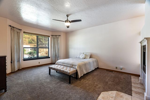 8920 Vallejo Place NE, Albuquerque, NM 87122
