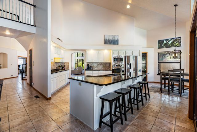 8920 Vallejo Place NE, Albuquerque, NM 87122