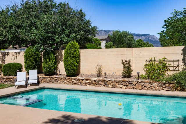 8920 Vallejo Place NE, Albuquerque, NM 87122