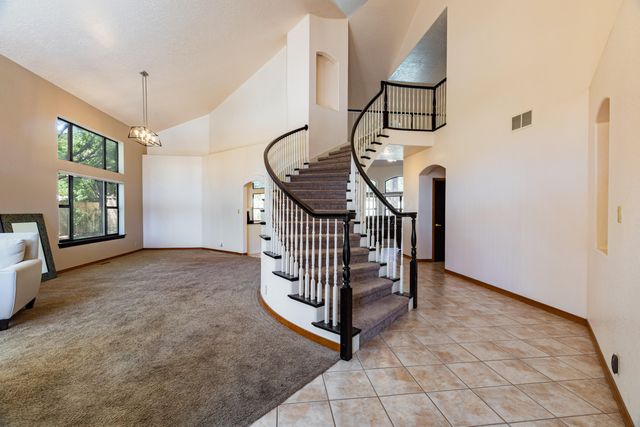 8920 Vallejo Place NE, Albuquerque, NM 87122