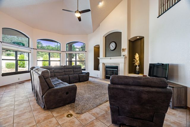 8920 Vallejo Place NE, Albuquerque, NM 87122