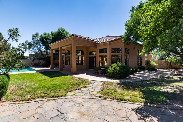 8920 Vallejo Place NE, Albuquerque, NM 87122