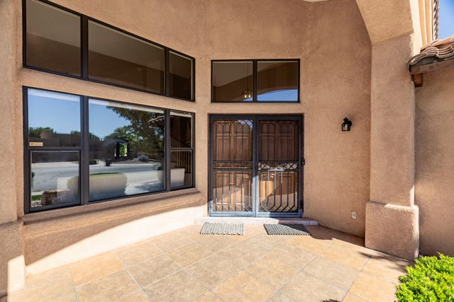 8920 Vallejo Place NE, Albuquerque, NM 87122