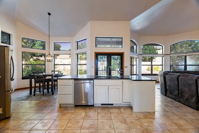 8920 Vallejo Place NE, Albuquerque, NM 87122