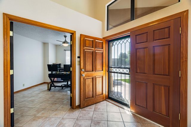 8920 Vallejo Place NE, Albuquerque, NM 87122