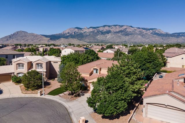 8920 Vallejo Place NE, Albuquerque, NM 87122