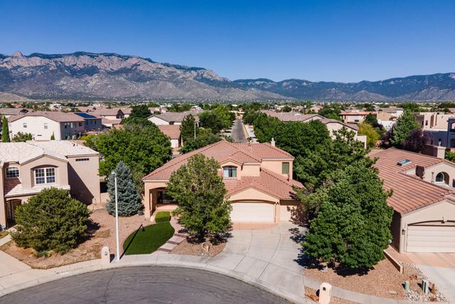 8920 Vallejo Place NE, Albuquerque, NM 87122