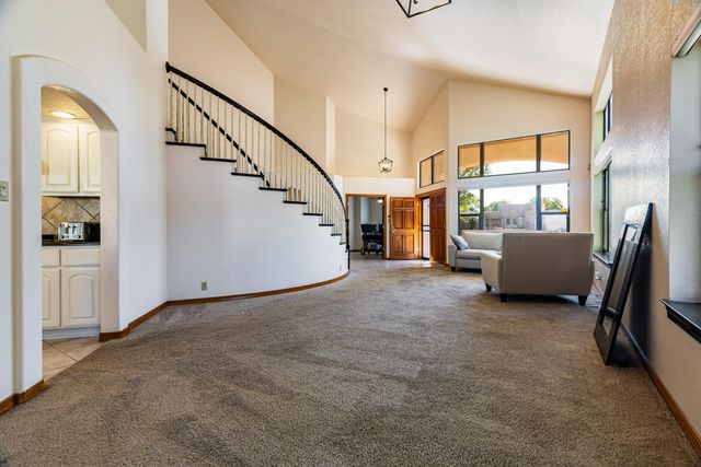 8920 Vallejo Place NE, Albuquerque, NM 87122