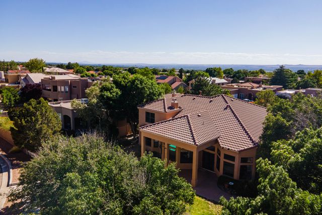 8920 Vallejo Place NE, Albuquerque, NM 87122