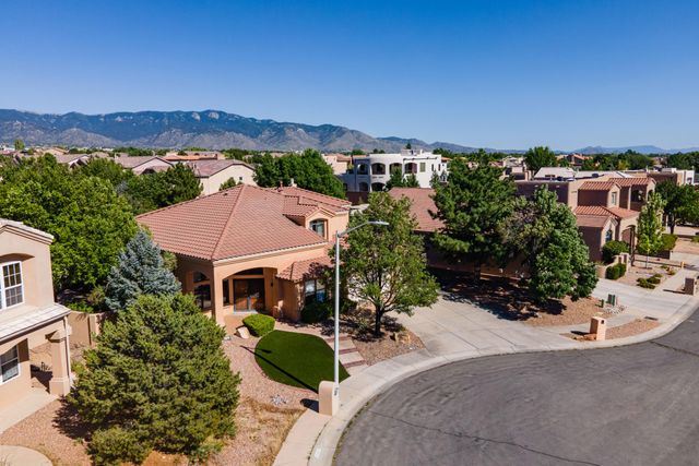 8920 Vallejo Place NE, Albuquerque, NM 87122