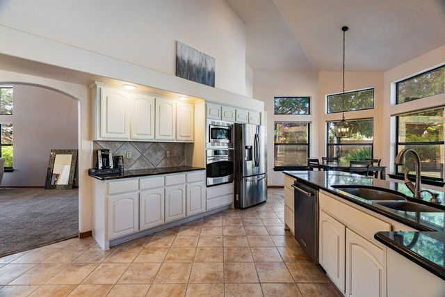 8920 Vallejo Place NE, Albuquerque, NM 87122