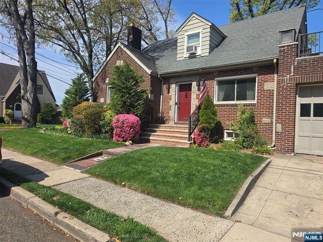 585 Monroe Place, Ridgefield, NJ 07657