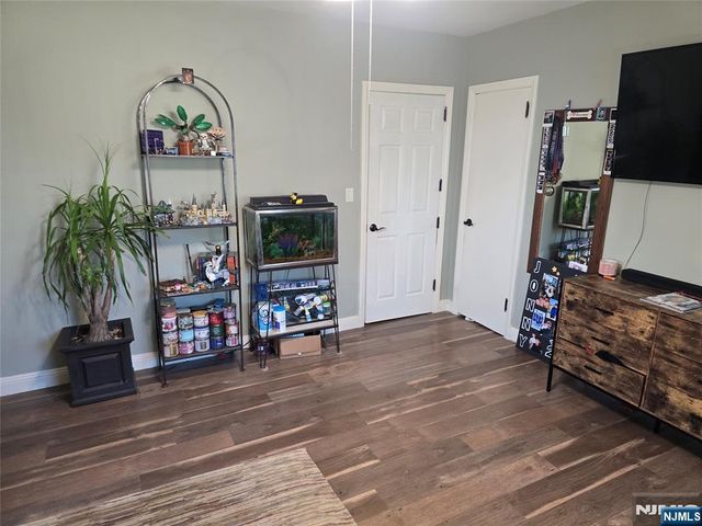 585 Monroe Place, Ridgefield, NJ 07657