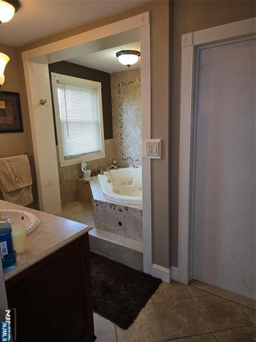 585 Monroe Place, Ridgefield, NJ 07657