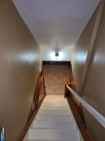 585 Monroe Place, Ridgefield, NJ 07657