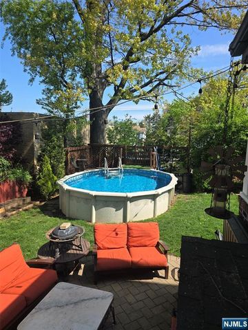 585 Monroe Place, Ridgefield, NJ 07657