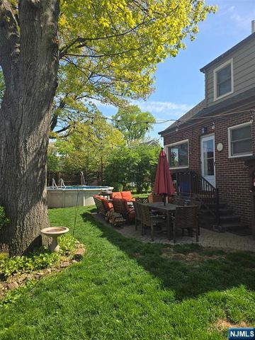 585 Monroe Place, Ridgefield, NJ 07657