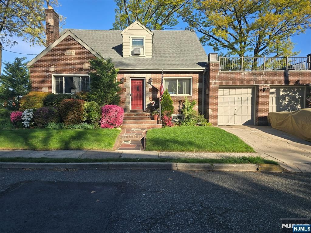 585 Monroe Place, Ridgefield, NJ 07657