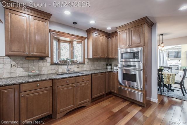 4040 Rollins Avenue, Waterford Charter Township, MI 48329