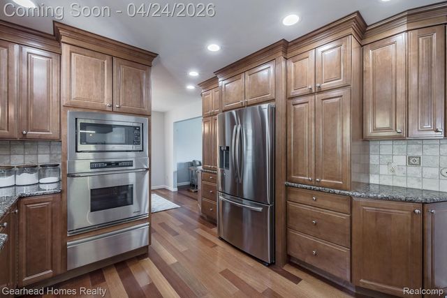 4040 Rollins Avenue, Waterford Charter Township, MI 48329