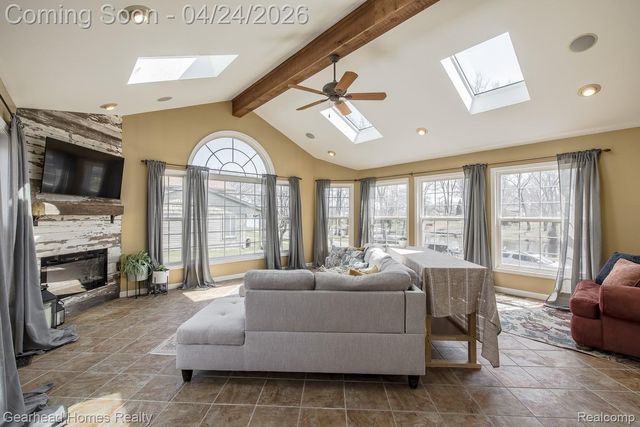 4040 Rollins Avenue, Waterford Charter Township, MI 48329
