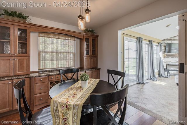 4040 Rollins Avenue, Waterford Charter Township, MI 48329