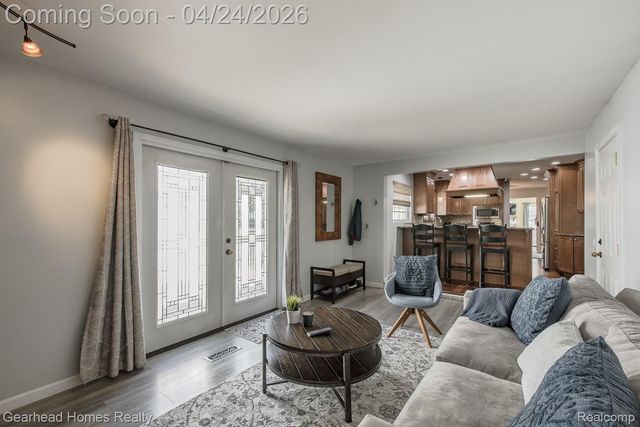 4040 Rollins Avenue, Waterford Charter Township, MI 48329