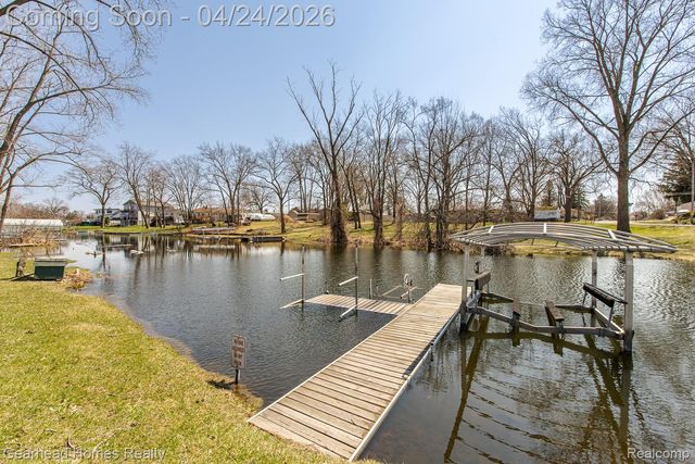 4040 Rollins Avenue, Waterford Charter Township, MI 48329