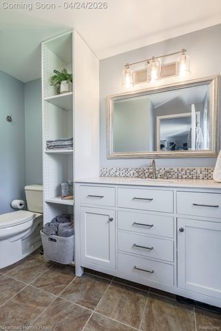 4040 Rollins Avenue, Waterford Charter Township, MI 48329