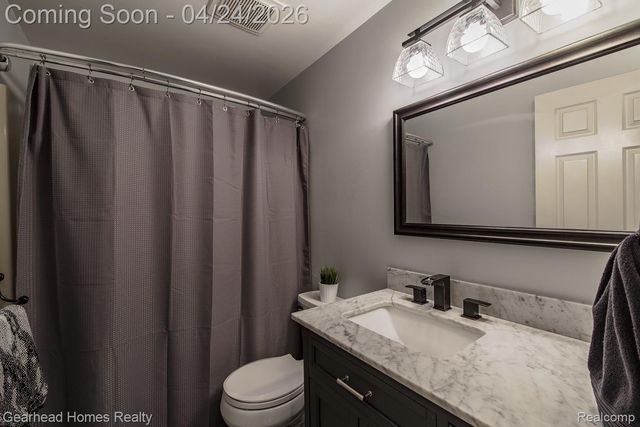 4040 Rollins Avenue, Waterford Charter Township, MI 48329