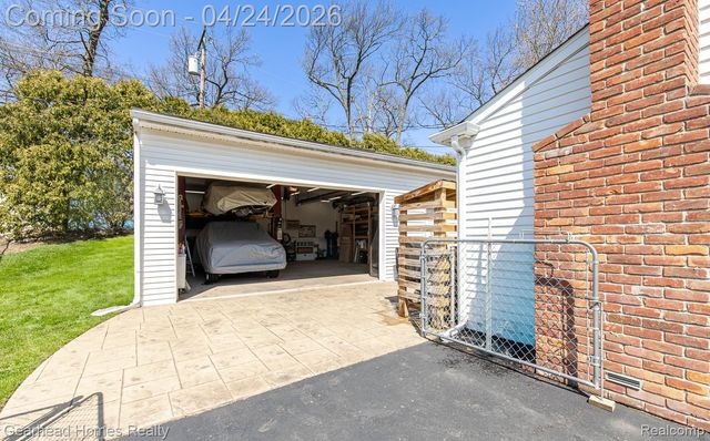 4040 Rollins Avenue, Waterford Charter Township, MI 48329