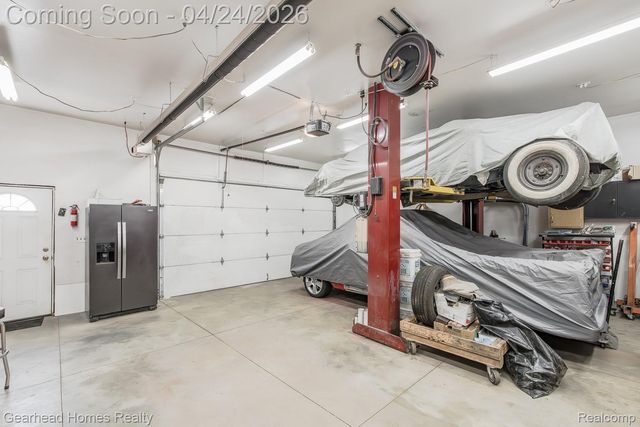 4040 Rollins Avenue, Waterford Charter Township, MI 48329