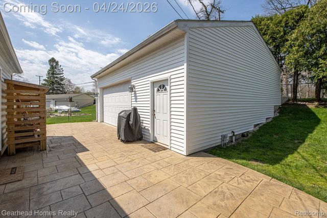 4040 Rollins Avenue, Waterford Charter Township, MI 48329