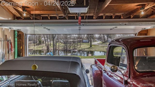 4040 Rollins Avenue, Waterford Charter Township, MI 48329