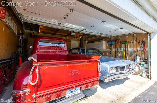 4040 Rollins Avenue, Waterford Charter Township, MI 48329