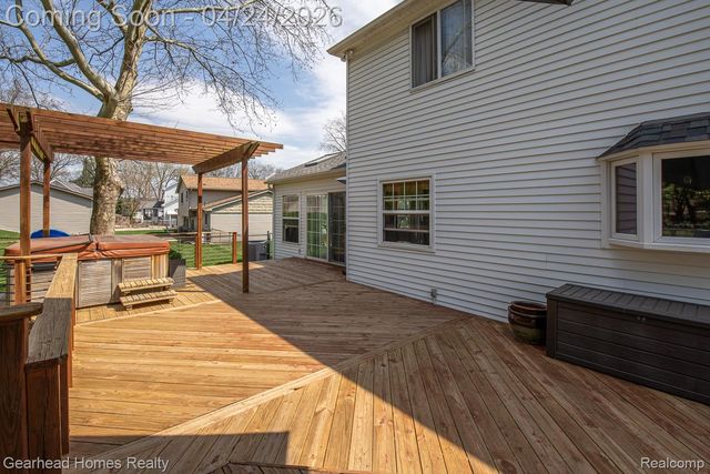 4040 Rollins Avenue, Waterford Charter Township, MI 48329