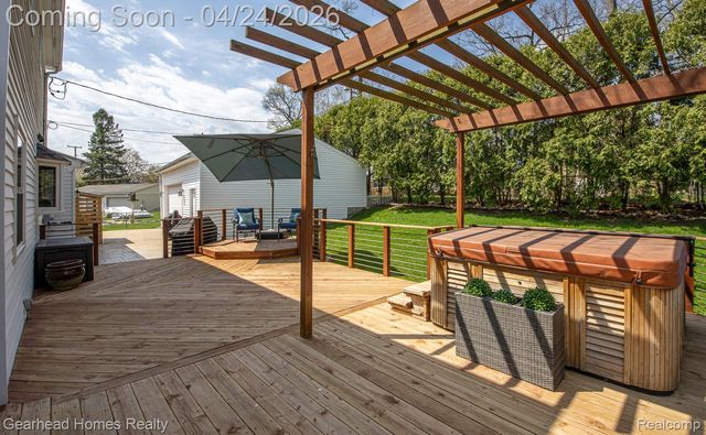 4040 Rollins Avenue, Waterford Charter Township, MI 48329