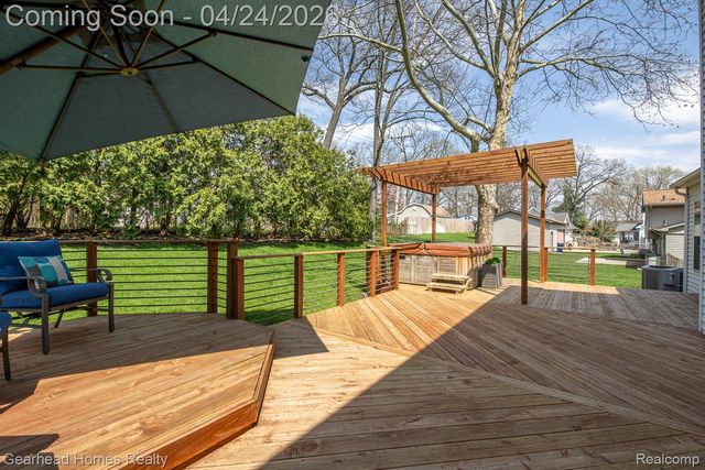 4040 Rollins Avenue, Waterford Charter Township, MI 48329