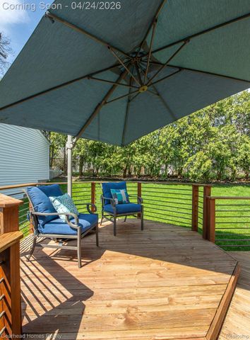 4040 Rollins Avenue, Waterford Charter Township, MI 48329