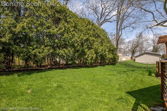 4040 Rollins Avenue, Waterford Charter Township, MI 48329