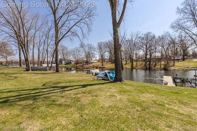 4040 Rollins Avenue, Waterford Charter Township, MI 48329