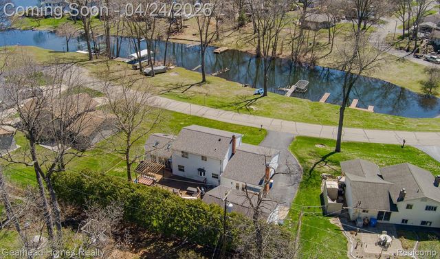 4040 Rollins Avenue, Waterford Charter Township, MI 48329